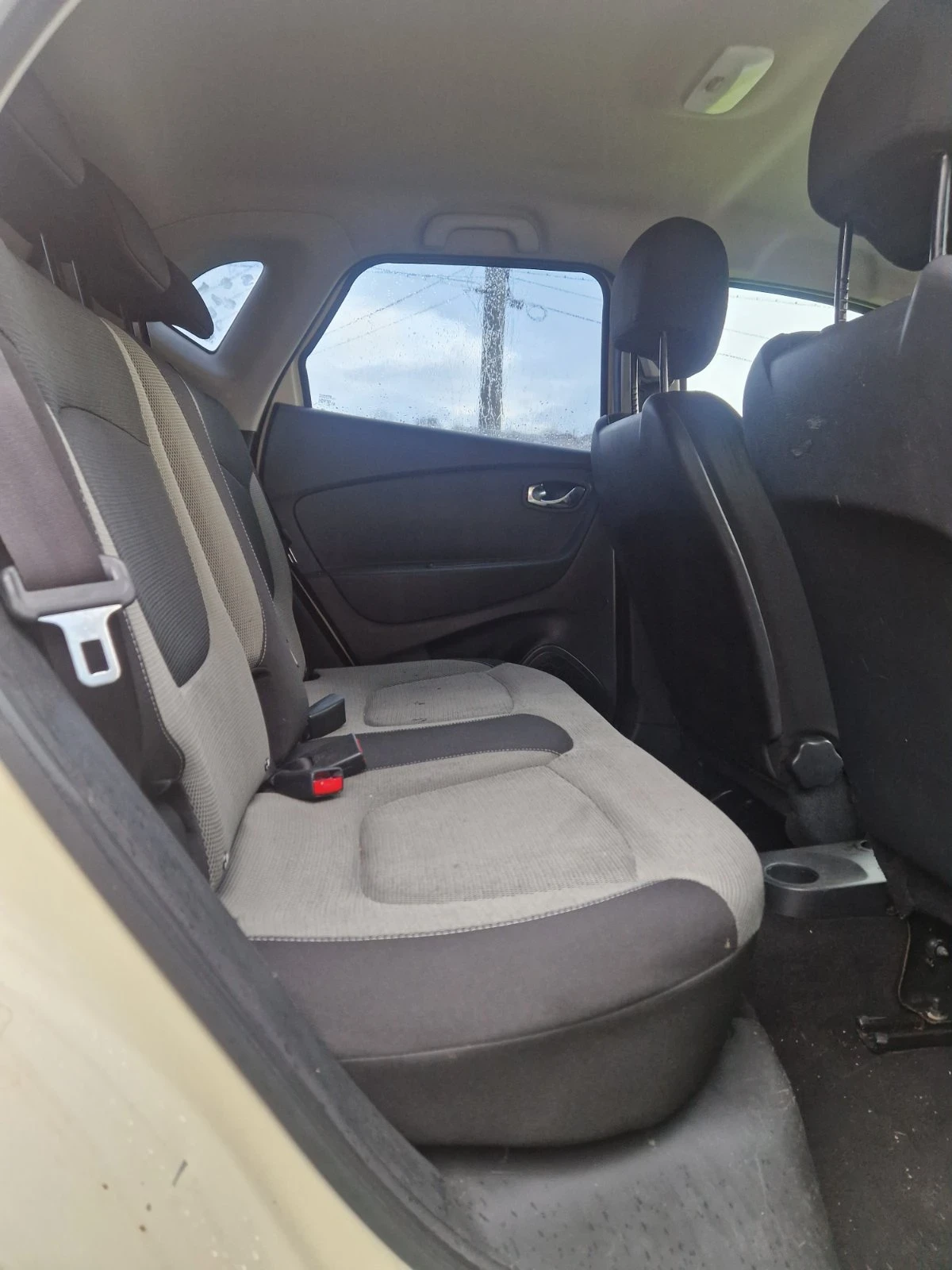 Renault Captur 1.5 DCI, снимка 10 - Автомобили и джипове - 54083348