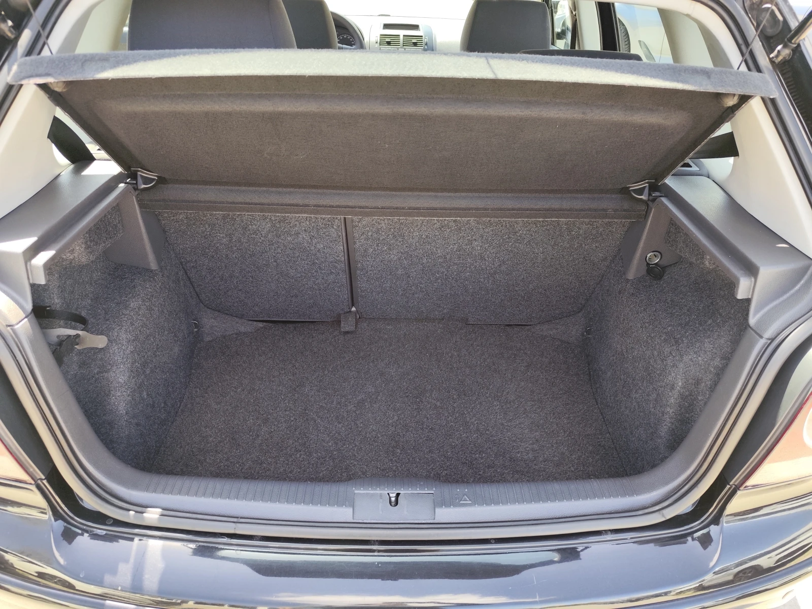 VW Polo 1.4i* АВТОМАТИК* КLIMA* , снимка 13 - Автомобили и джипове - 54226914