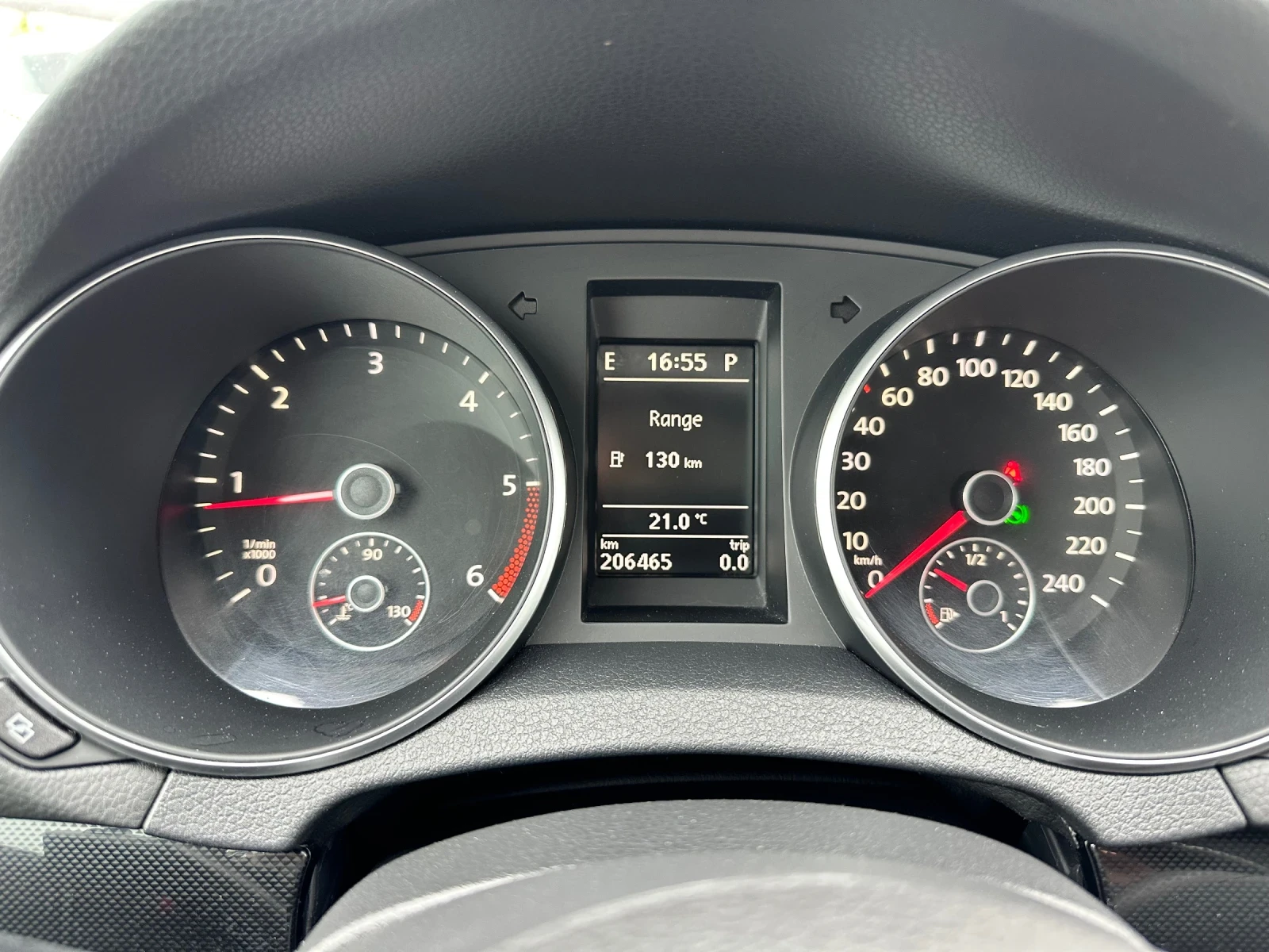 VW Golf 2.0 TDI, снимка 13 - Автомобили и джипове - 54633506