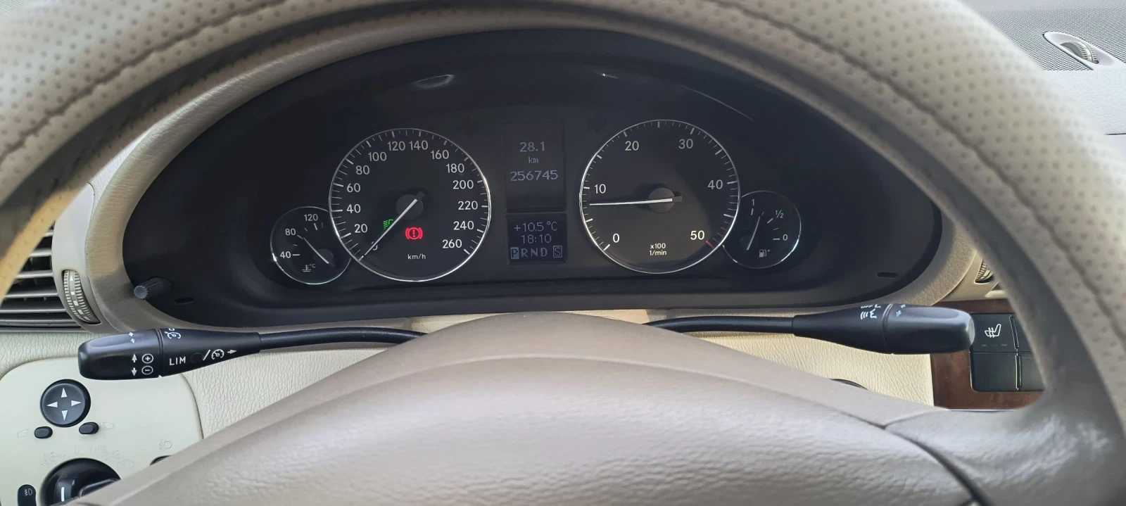 Mercedes-Benz 220 Комби, снимка 7 - Автомобили и джипове - 54785780