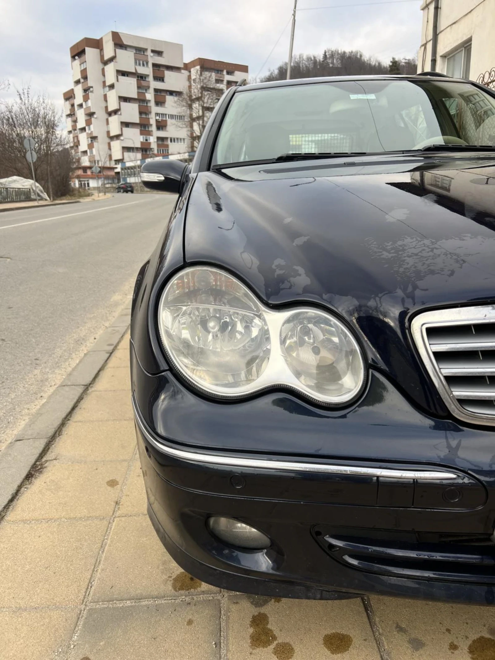 Mercedes-Benz 220 Комби, снимка 4 - Автомобили и джипове - 54785780