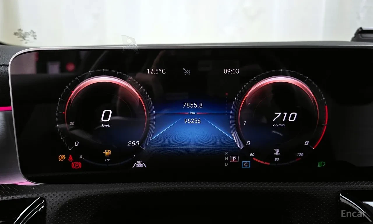 Mercedes-Benz CLA 250 AMG Line | Панорама | Кожа | LED | NAVI | Камера , снимка 8 - Автомобили и джипове - 54967480