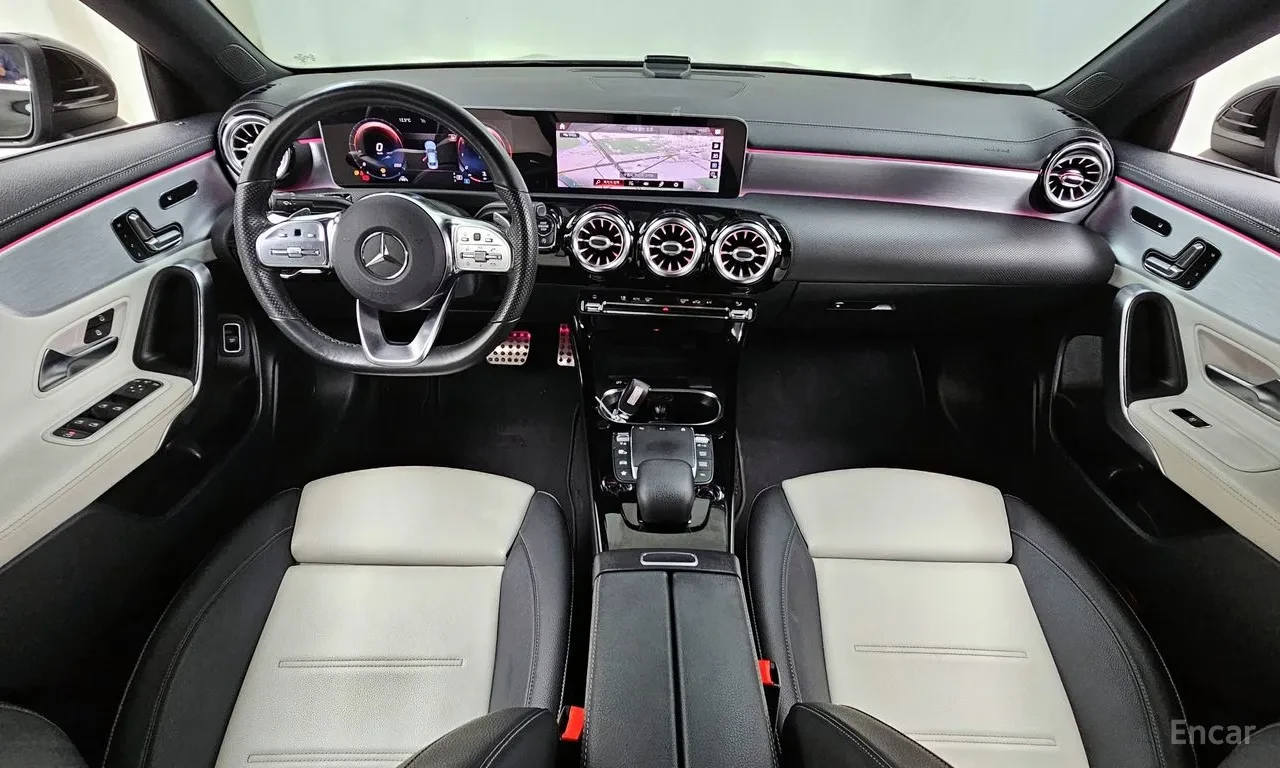 Mercedes-Benz CLA 250 AMG Line | Панорама | Кожа | LED | NAVI | Камера , снимка 7 - Автомобили и джипове - 54967480