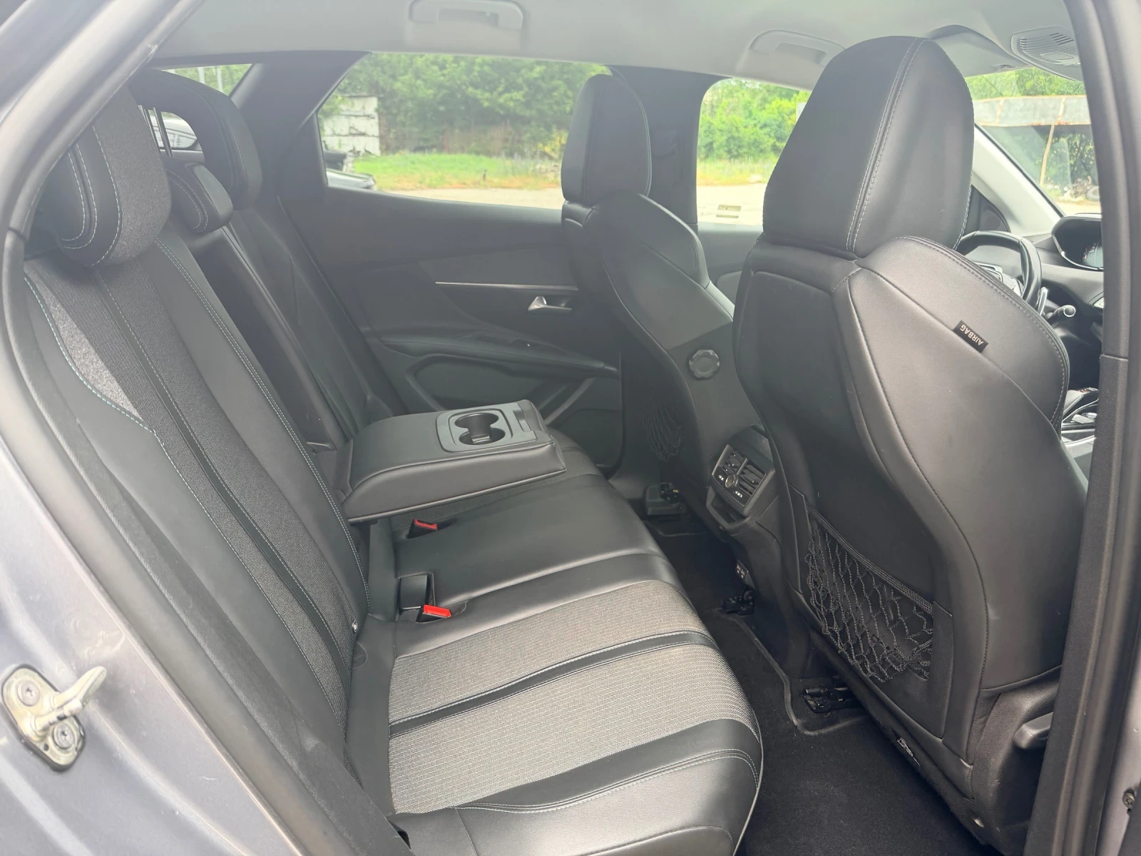 Peugeot 3008 1.5D/360 Камера/Distronic/ЛИЗИНГ, снимка 17 - Автомобили и джипове - 55133140