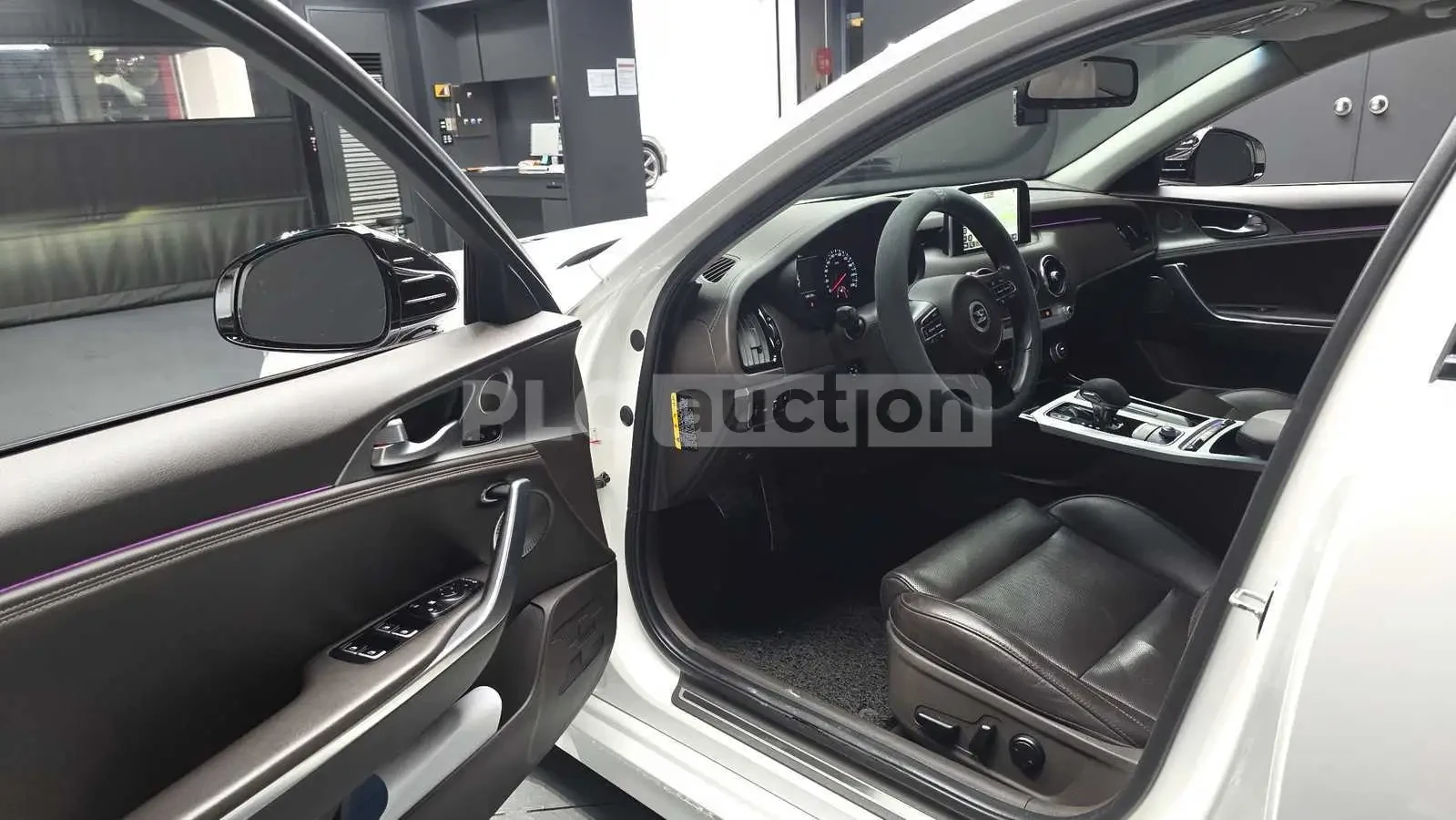 Kia Stinger 2.9 TURBO DREAM EDITION/HEAD UP/360CAM, снимка 10 - Автомобили и джипове - 55236872