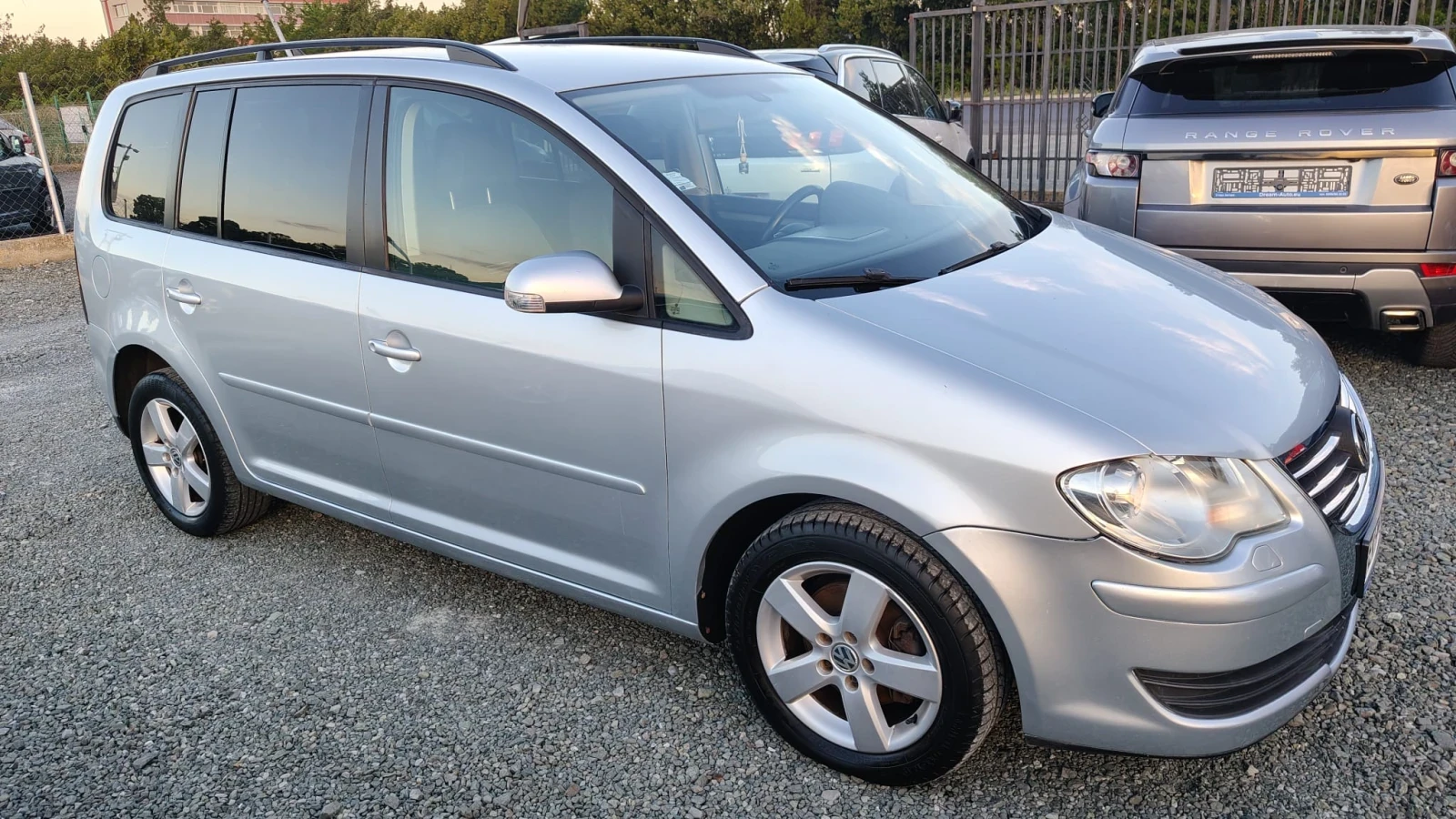 VW Touran 2.0TDI , снимка 2 - Автомобили и джипове - 55430065
