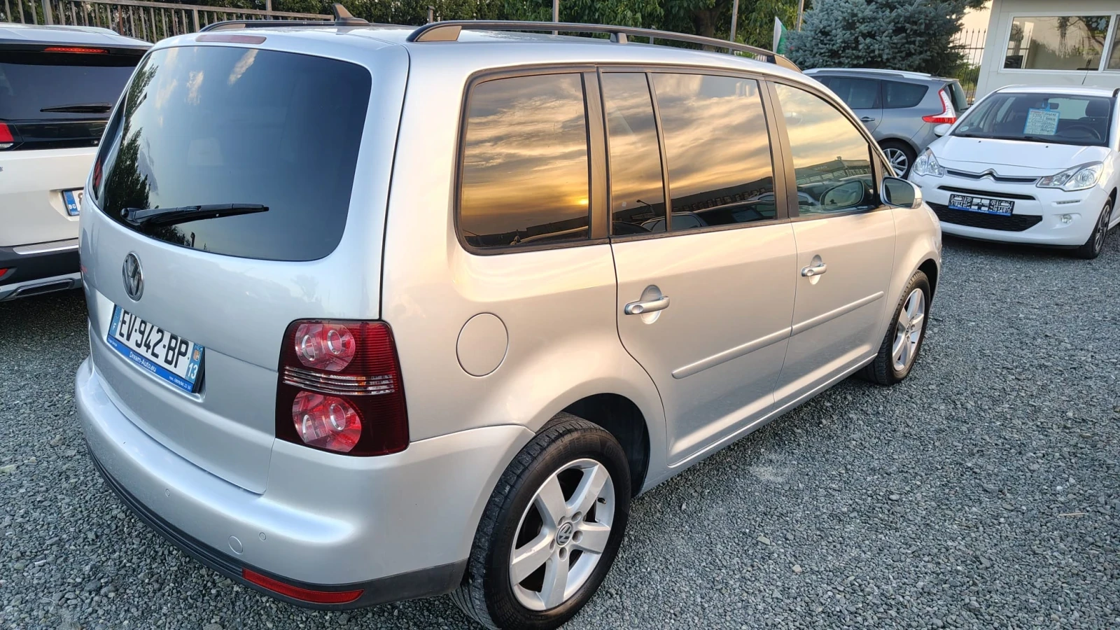 VW Touran 2.0TDI , снимка 5 - Автомобили и джипове - 55430065