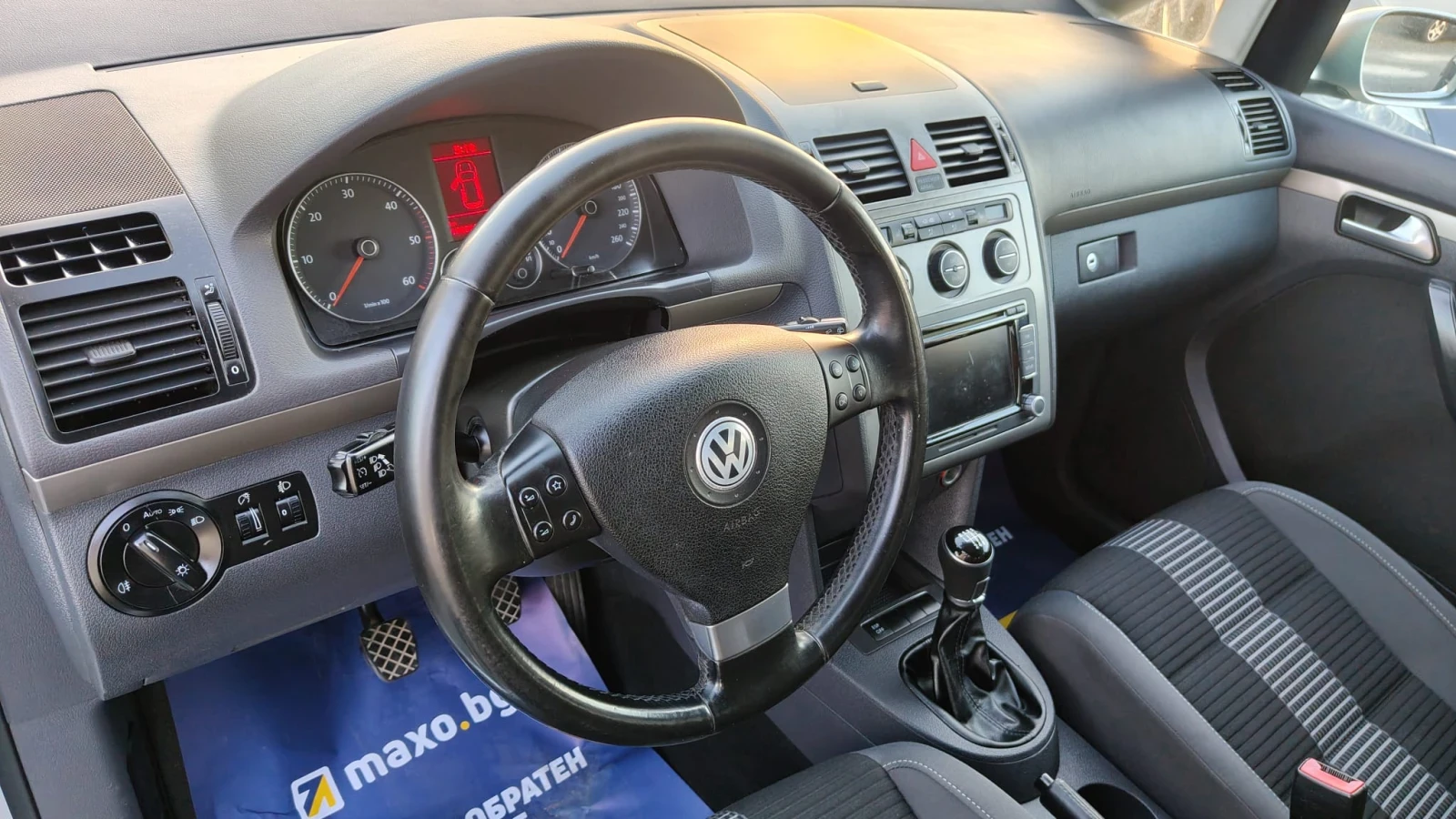 VW Touran 2.0TDI , снимка 7 - Автомобили и джипове - 55430065