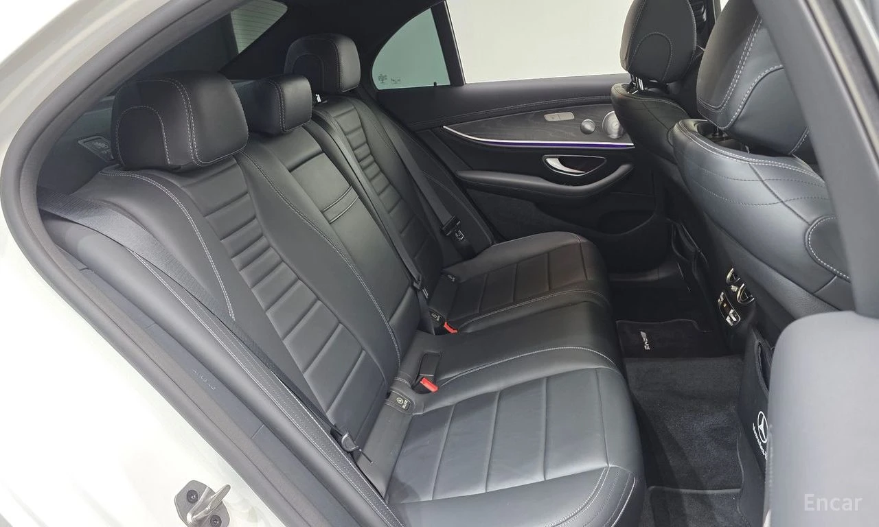 Mercedes-Benz E 350 AMG* LINE* 4MATIC* BURMESTER* ДИСТРОНИК* ХЕДЪП* 36, снимка 14 - Автомобили и джипове - 55445842