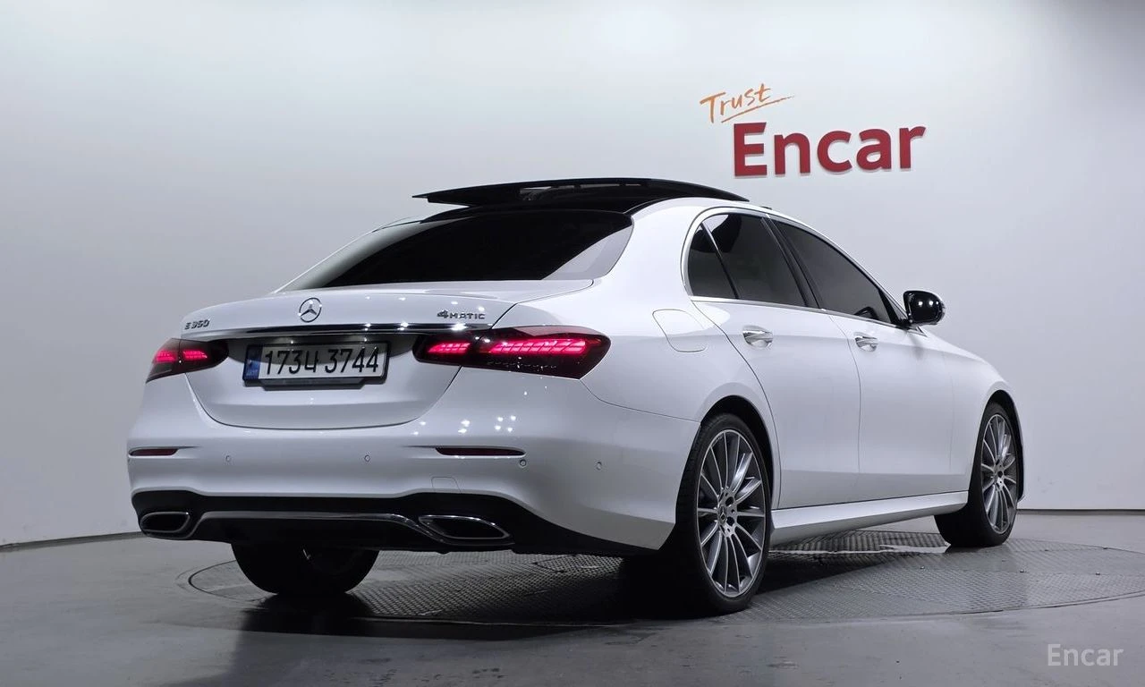 Mercedes-Benz E 350 AMG* LINE* 4MATIC* BURMESTER* ДИСТРОНИК* ХЕДЪП* 36, снимка 2 - Автомобили и джипове - 55445842