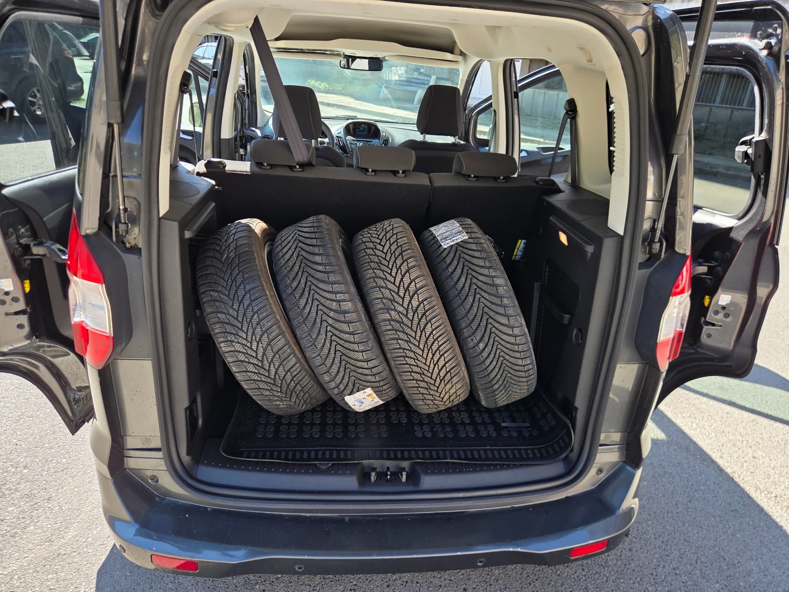 Ford Connect TOURNEO 1.5 95 KS 137 KM EURO 5* ГЕРМАНИЯ* НОВА* , снимка 11 - Автомобили и джипове - 55473418