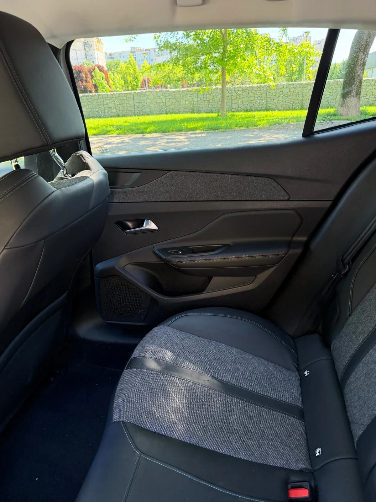 Peugeot 408, снимка 9 - Автомобили и джипове - 55901919
