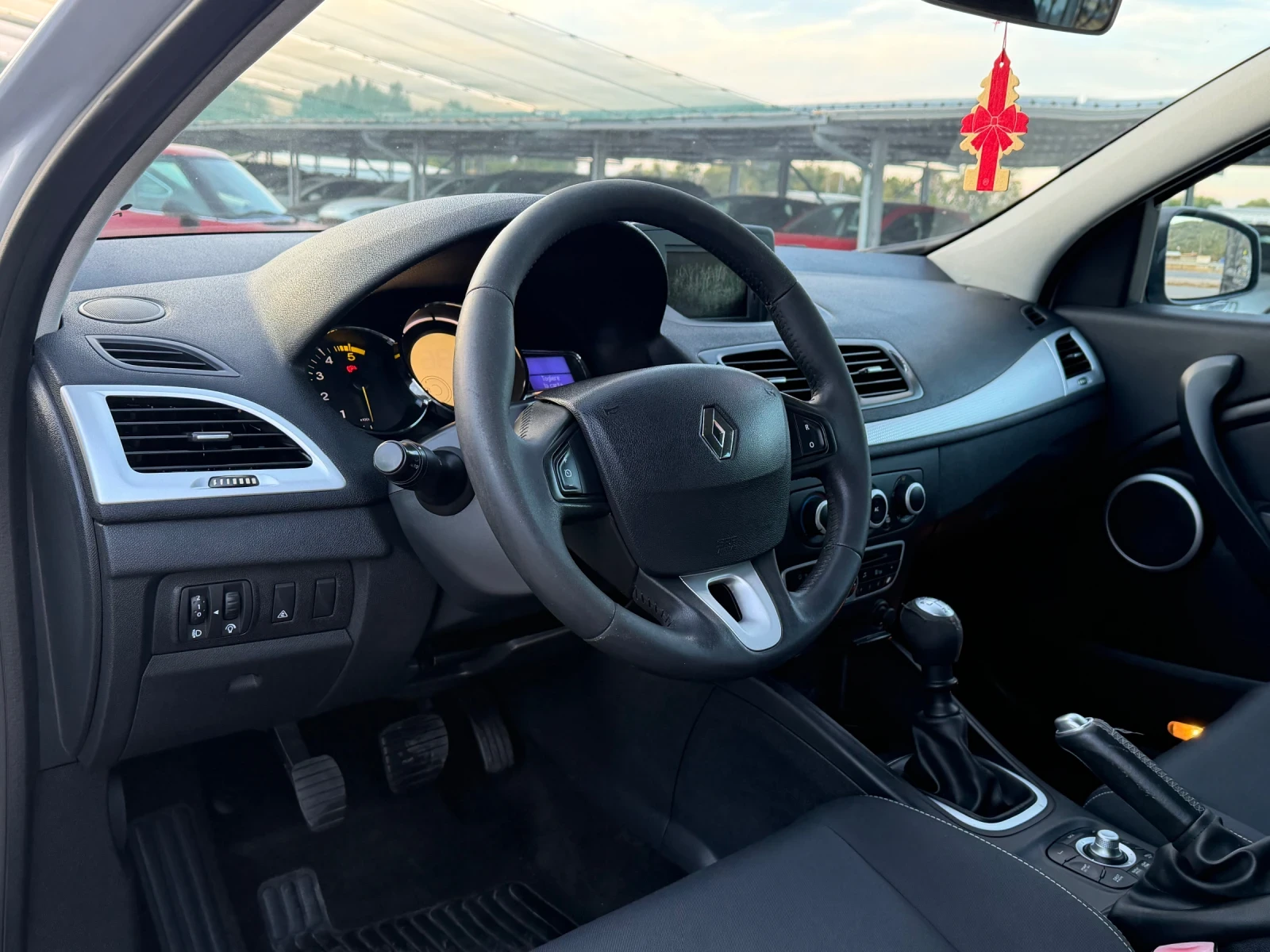 Renault Megane 1.5DCI ИТАЛИЯ НАВИ EURO 5B, снимка 7 - Автомобили и джипове - 56202666