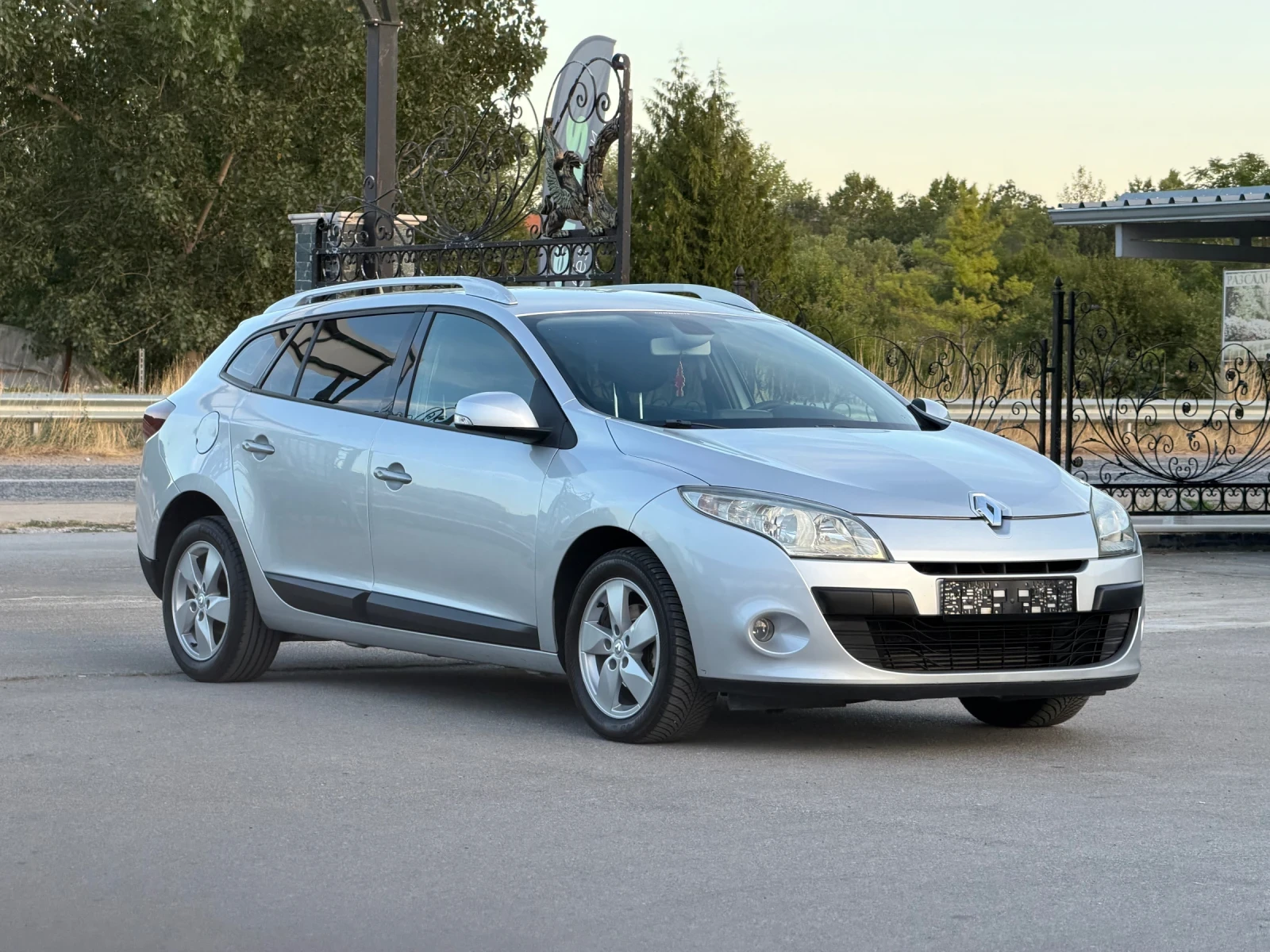 Renault Megane 1.5DCI ИТАЛИЯ НАВИ EURO 5B, снимка 4 - Автомобили и джипове - 56202666