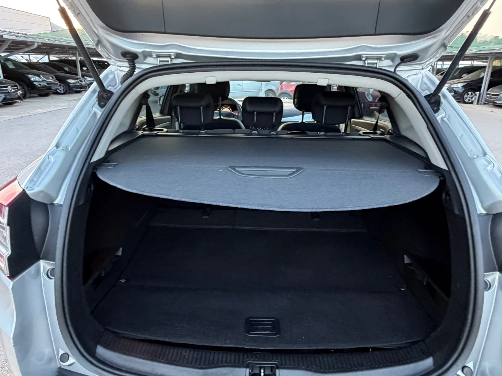 Renault Megane 1.5DCI ИТАЛИЯ НАВИ EURO 5B, снимка 10 - Автомобили и джипове - 56202666