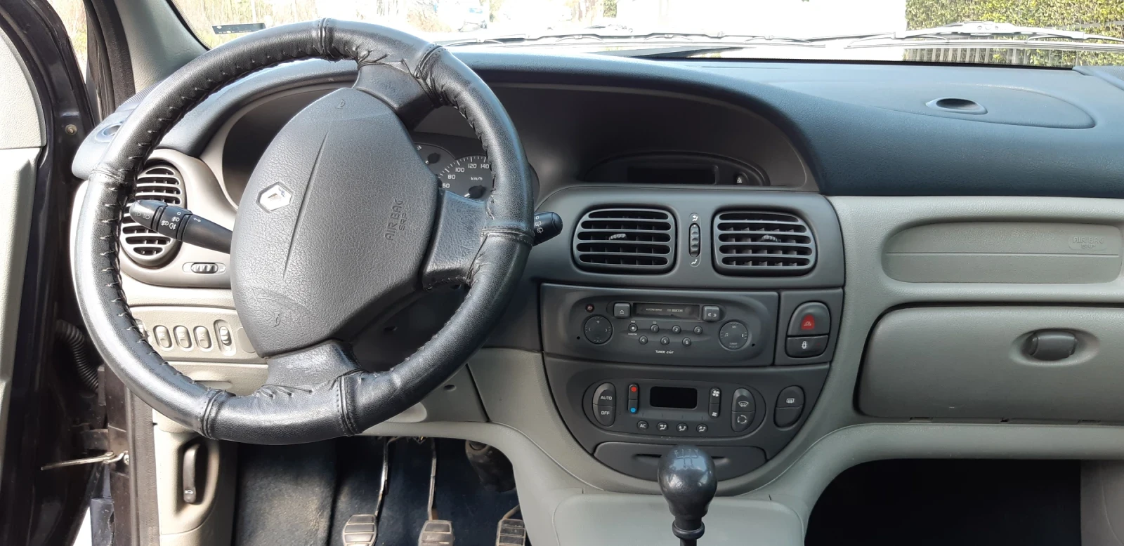 Renault Scenic, снимка 8 - Автомобили и джипове - 56259526