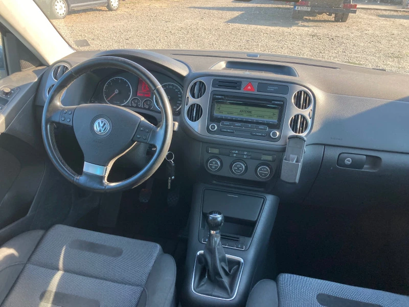 VW Tiguan 2.0 TDI 4X4 170ps, снимка 8 - Автомобили и джипове - 46068339