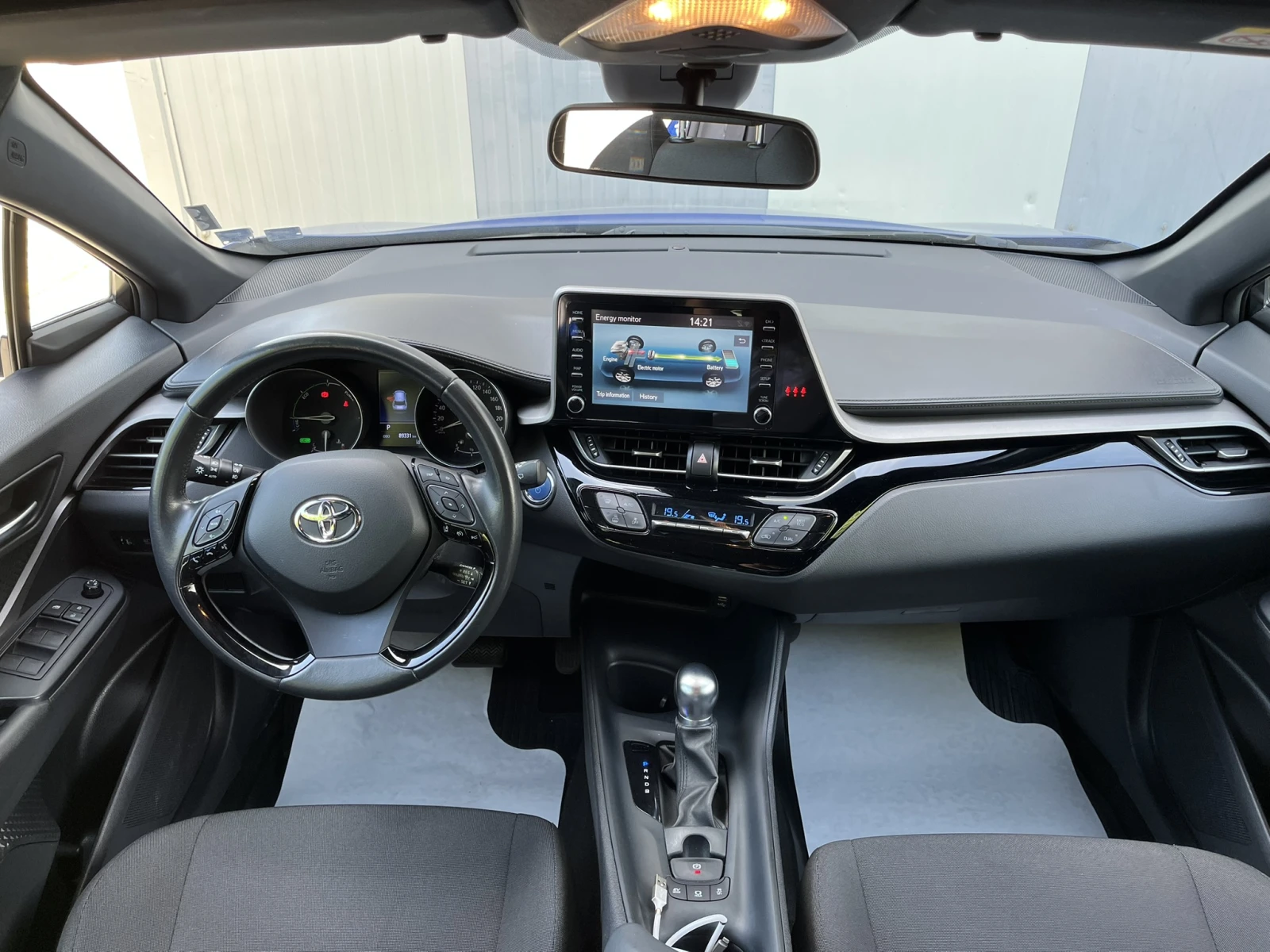 Toyota C-HR 1.8 HYBRID FACELIFT В ГАРАНЦИЯ ДО 2031 - изображение 7