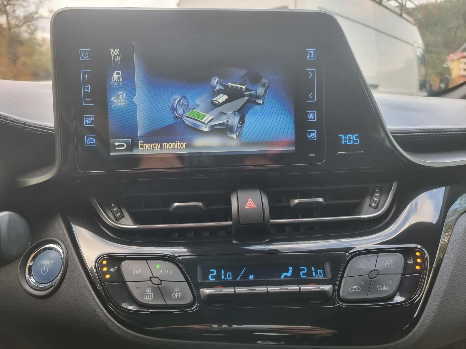 Toyota C-HR 1.8 Hybrid  - изображение 8