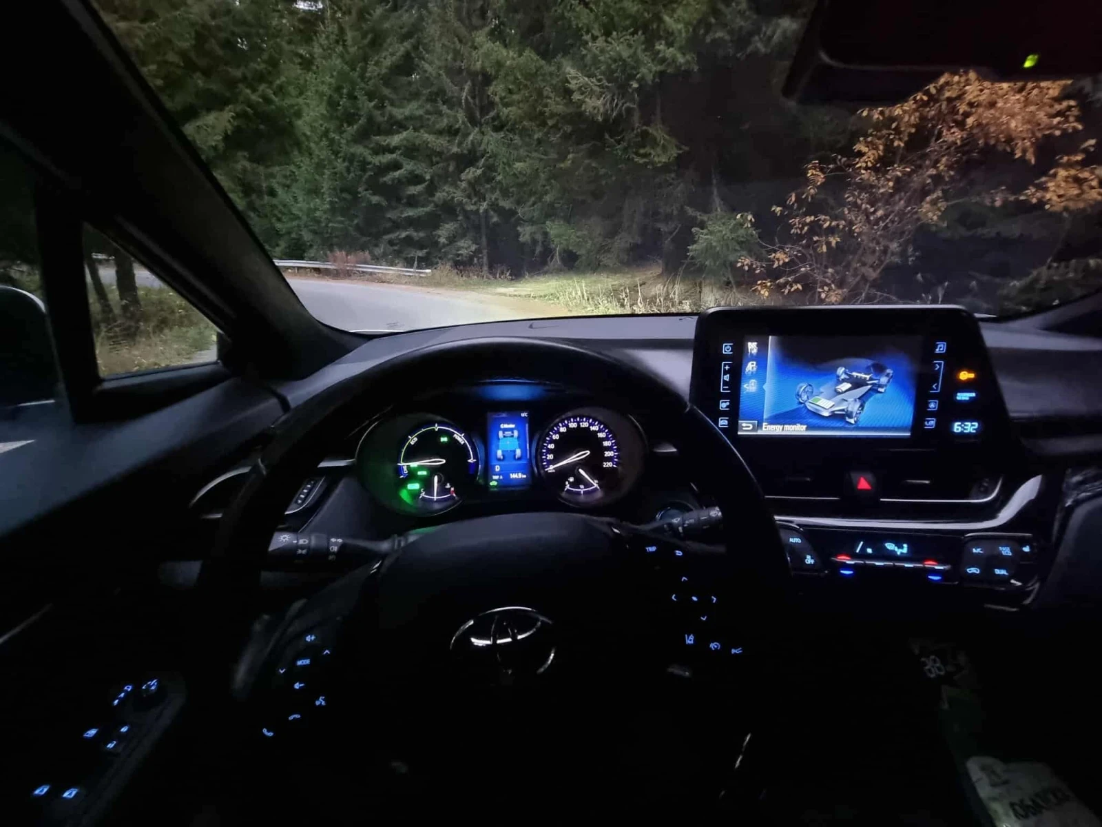 Toyota C-HR 1.8 Hybrid  - изображение 9