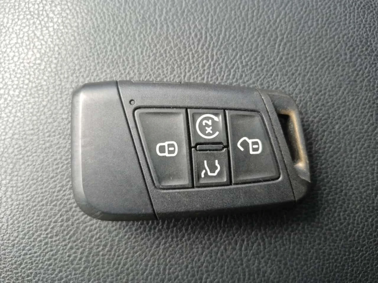 VW Tiguan * HIGHLINE R LINE * CARFAX * ПАНОРАМА * ОБДУХВАНЕ , снимка 8 - Автомобили и джипове - 54455457
