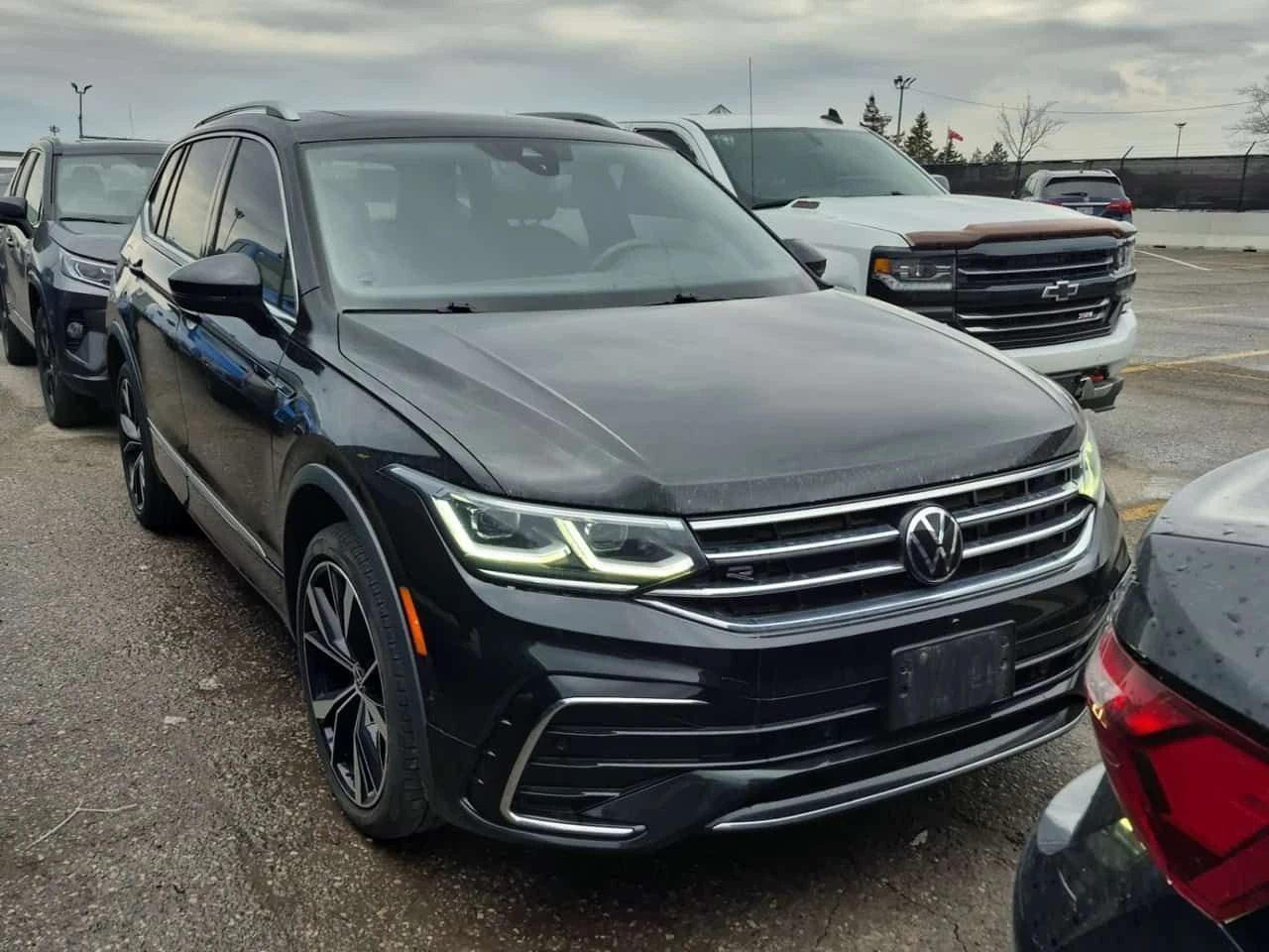 VW Tiguan * HIGHLINE R LINE * CARFAX * ПАНОРАМА * ОБДУХВАНЕ , снимка 2 - Автомобили и джипове - 54455457