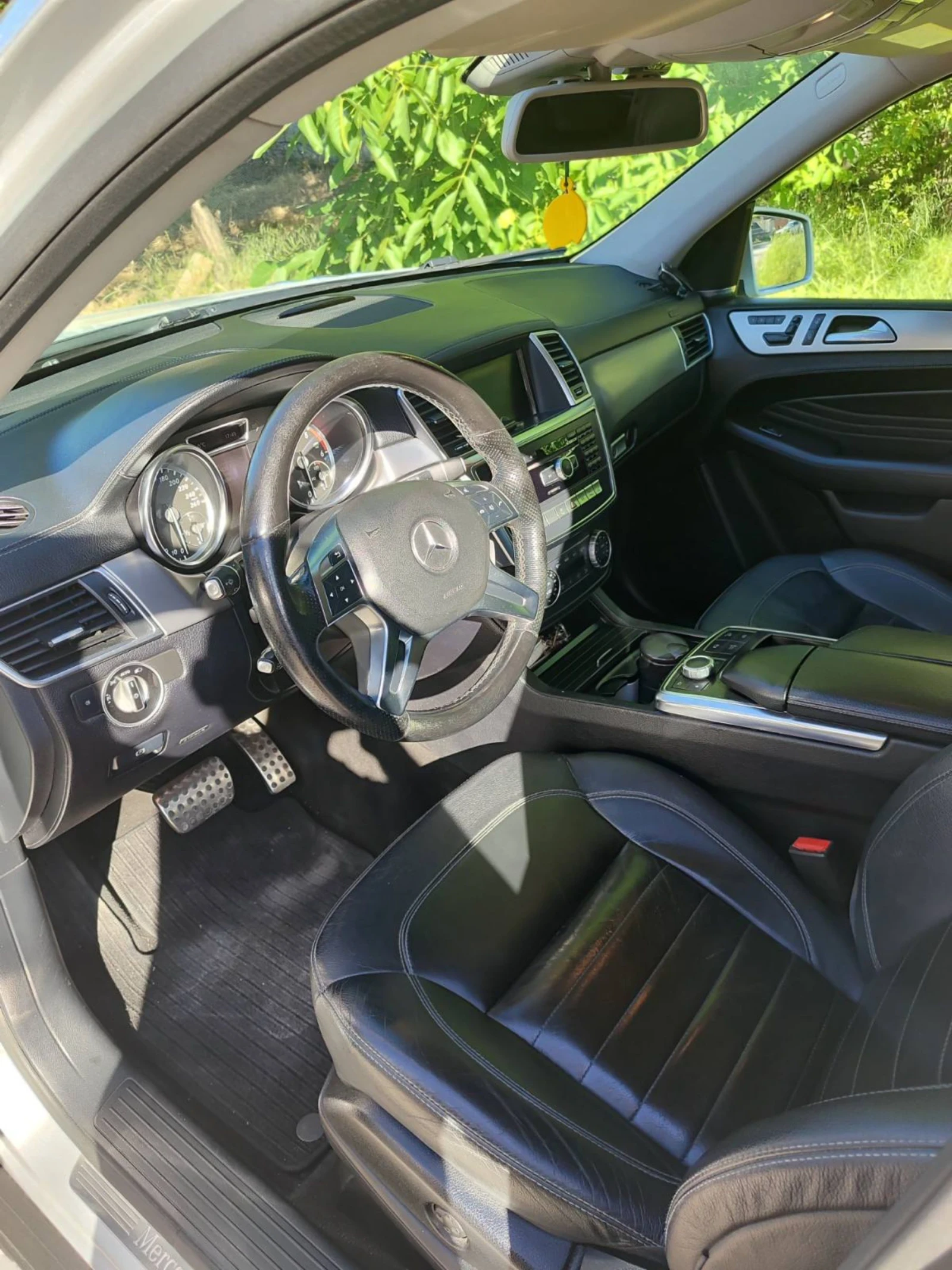 Mercedes-Benz ML 350 Отлична и регистрирана, снимка 6 - Автомобили и джипове - 54989223