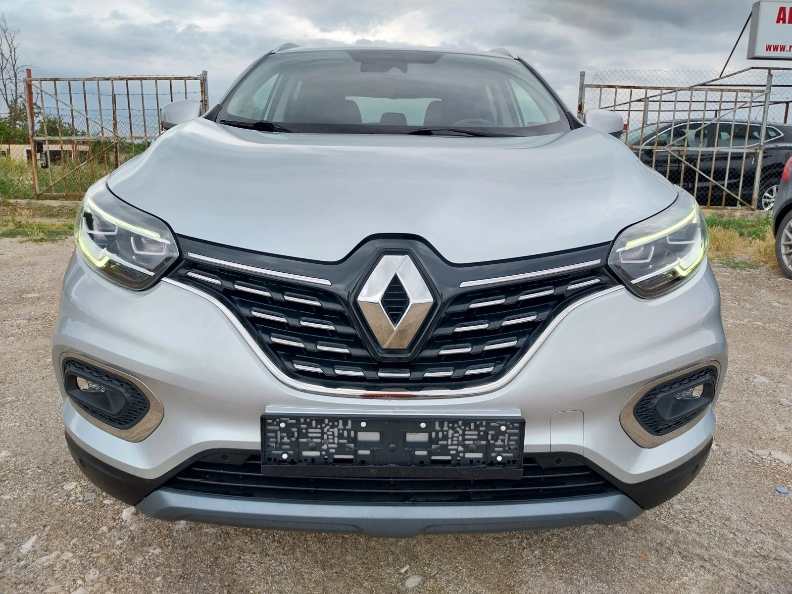 Renault Kadjar 1.5 Blue DCI/EDC, снимка 2 - Автомобили и джипове - 55151513