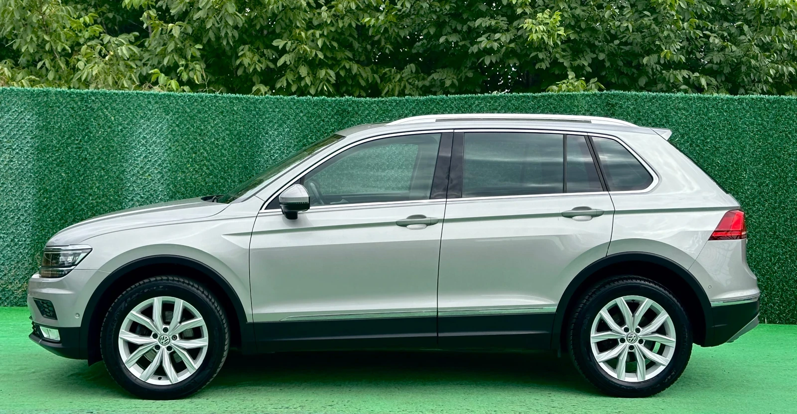 VW Tiguan 2.0 TDI 150ks 4Motion KAMERA DIGITAL DISTRONIK PAN, снимка 8 - Автомобили и джипове - 55437175