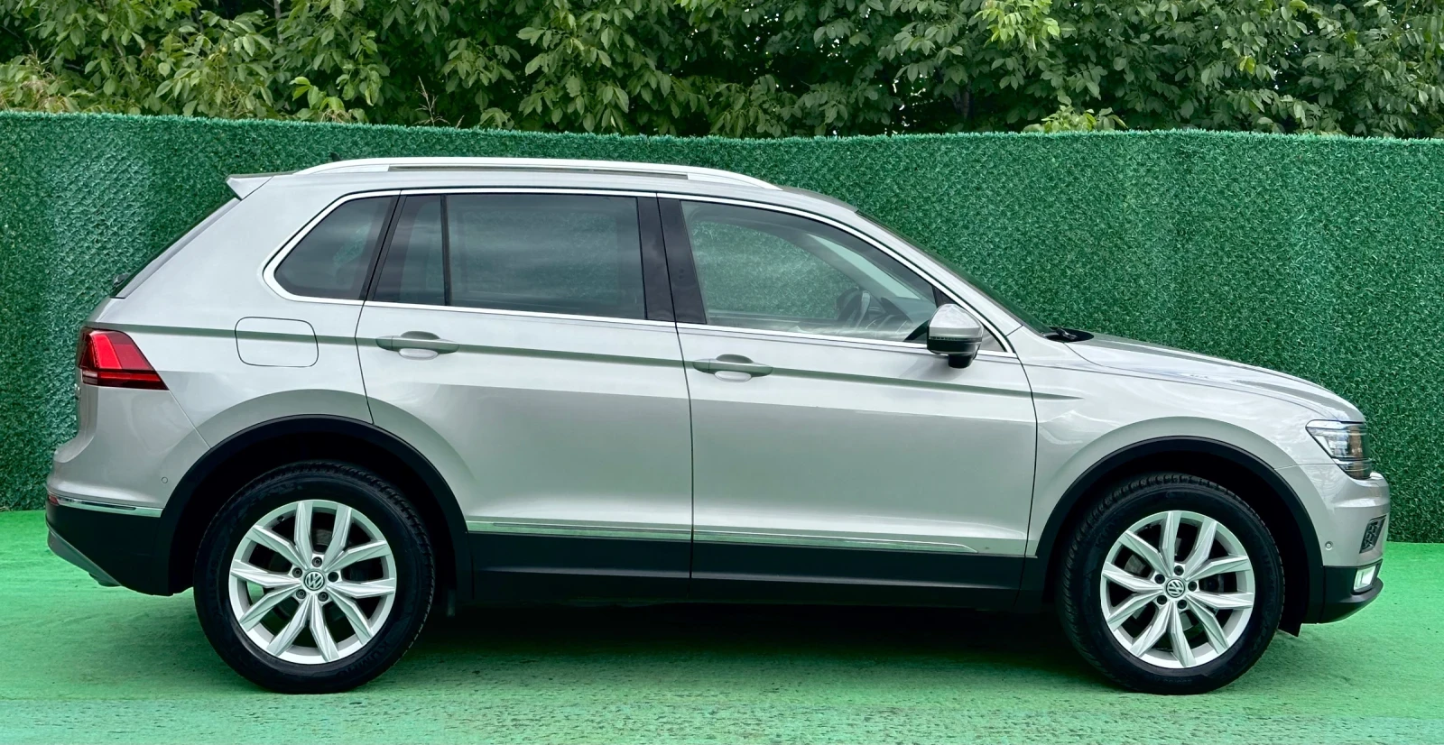 VW Tiguan 2.0 TDI 150ks 4Motion KAMERA DIGITAL DISTRONIK PAN, снимка 7 - Автомобили и джипове - 55437175