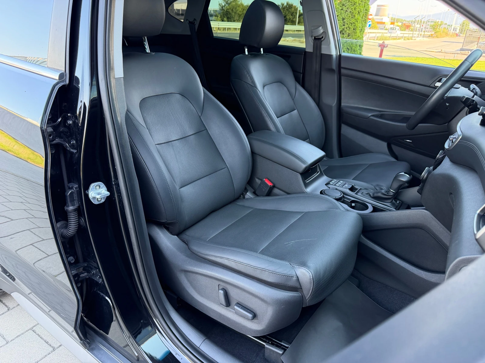 Hyundai Tucson -�������-4X4-���������-360-������-LANE-ASIST-����� | Mobile.bg � ����������� 13