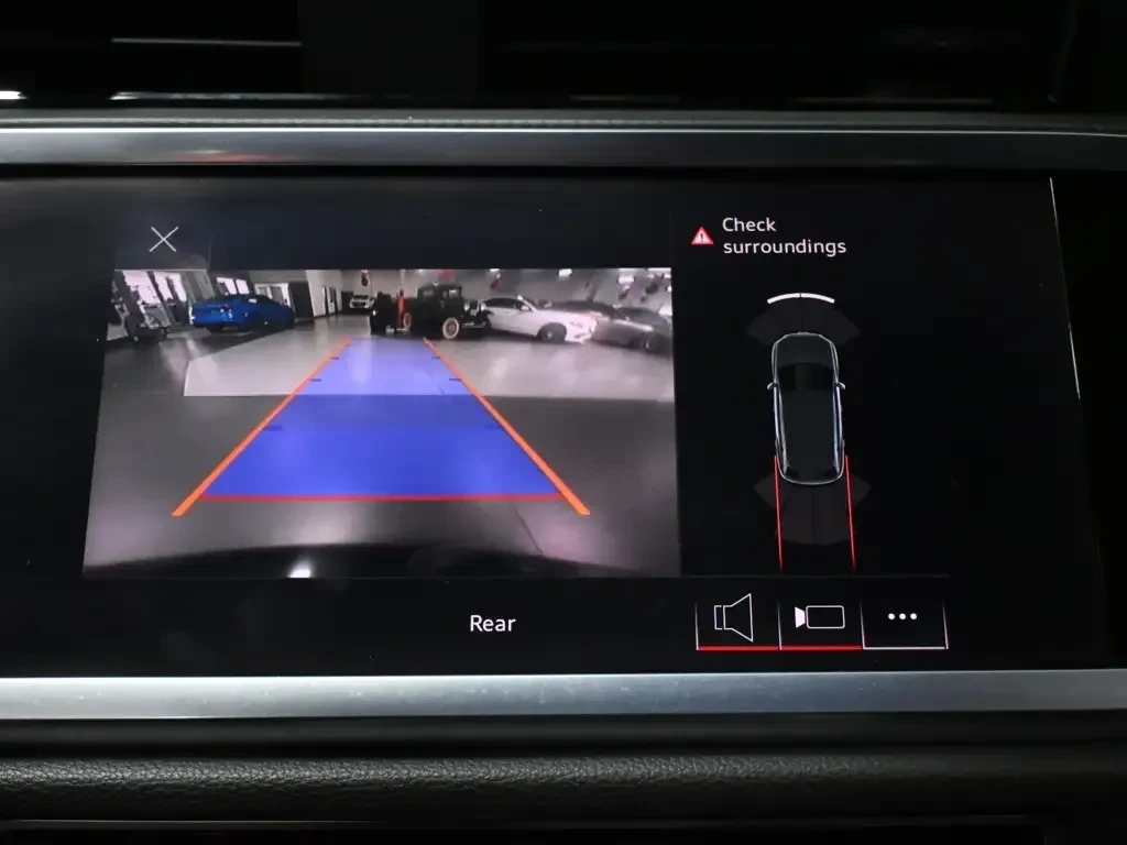 Audi Q3 Premium Plus 40 TFSI* CARPLAY* CARFAX* ПАНОРАМА, снимка 15 - Автомобили и джипове - 56119252