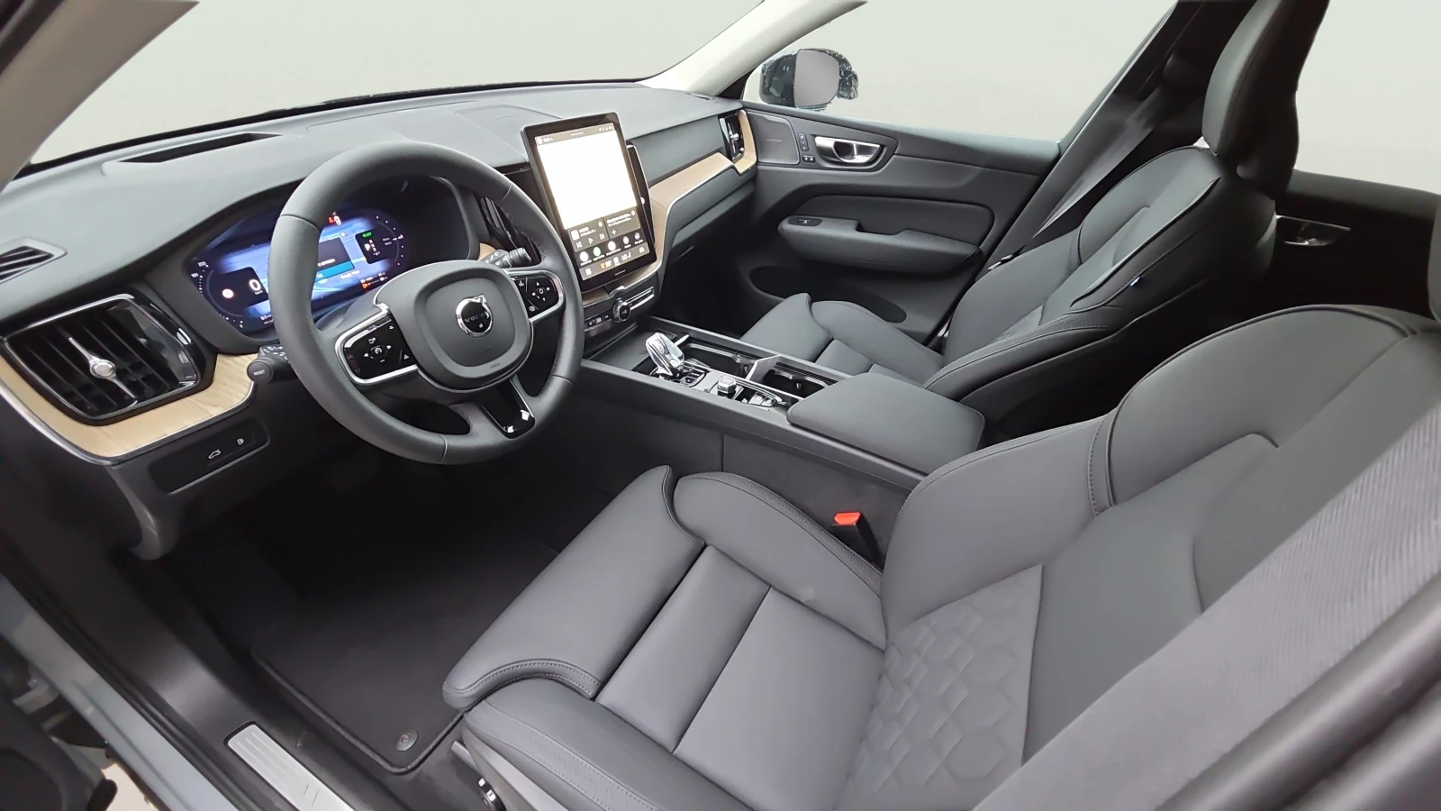 Volvo XC60 2.0 T8 Phev, снимка 10 - Автомобили и джипове - 56714994