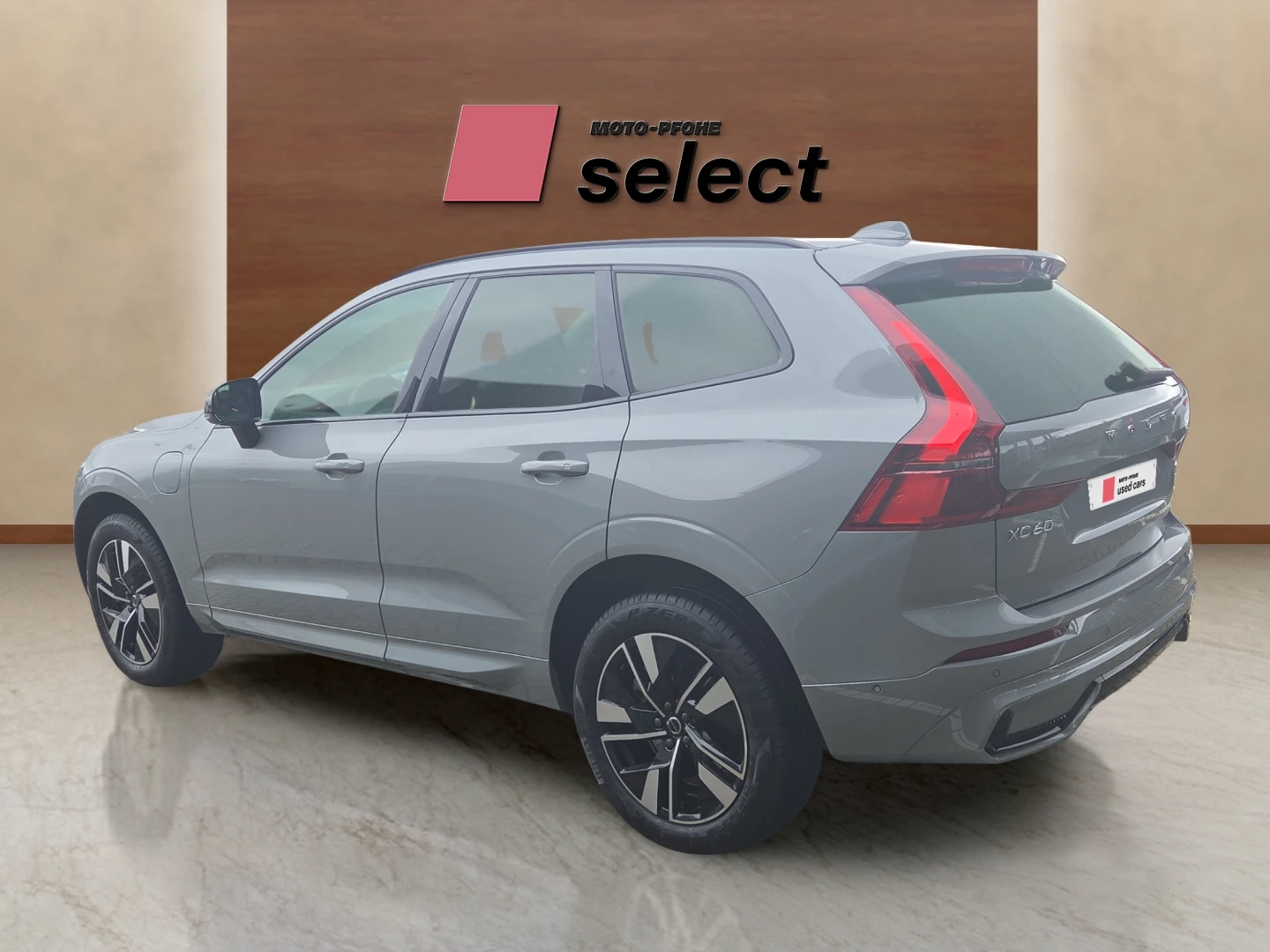 Volvo XC60 2.0 T8 Phev, снимка 3 - Автомобили и джипове - 56714994