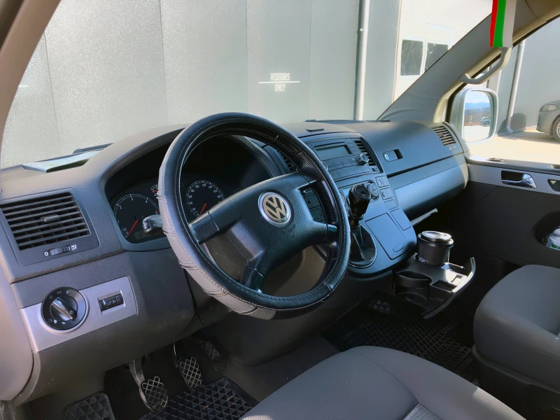 VW Multivan T5, снимка 5 - Бусове и автобуси - 48604326