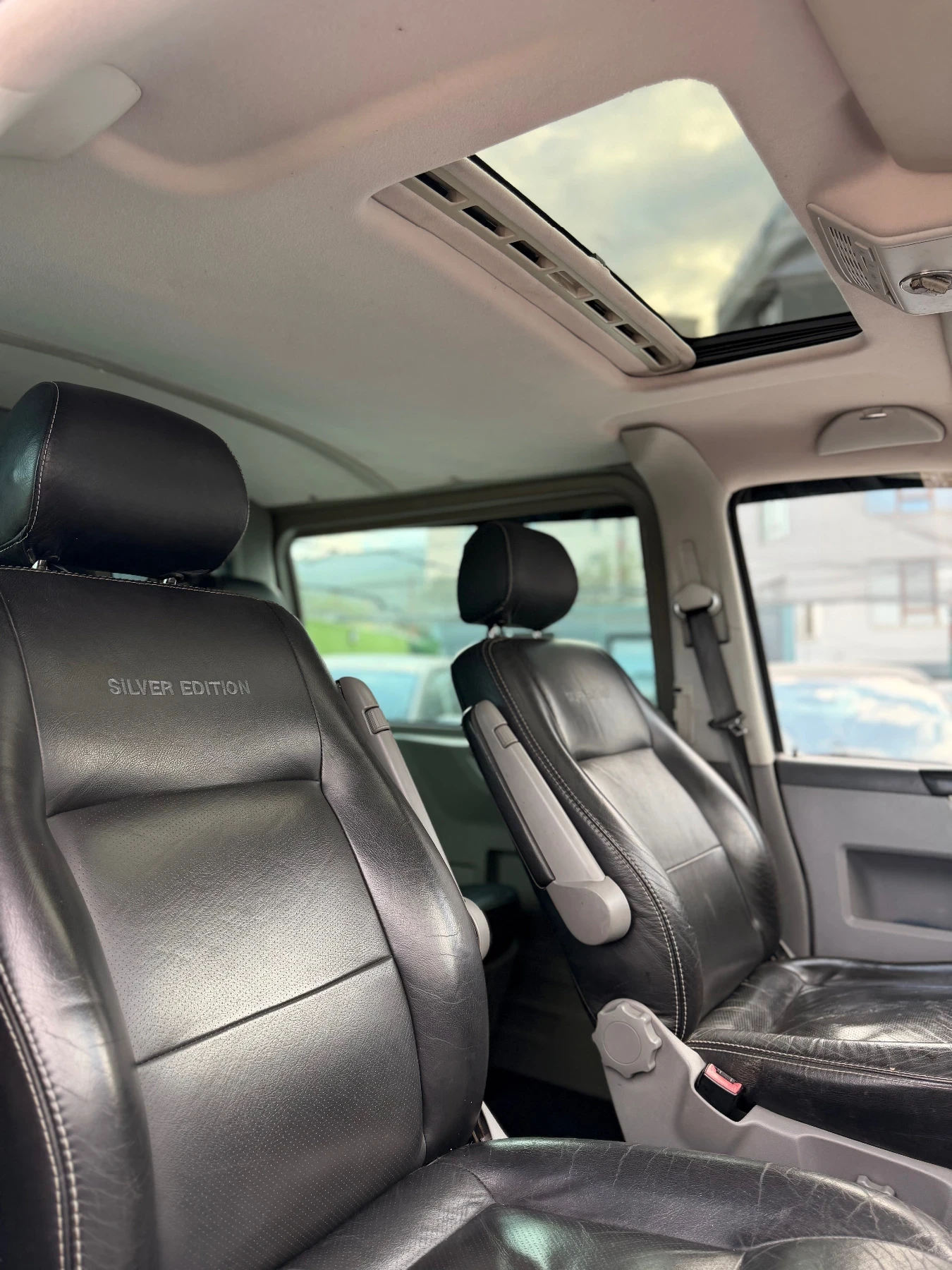 VW Transporter T5 2.5 TDI SILVER EDITION, снимка 12 - Бусове и автобуси - 56441855