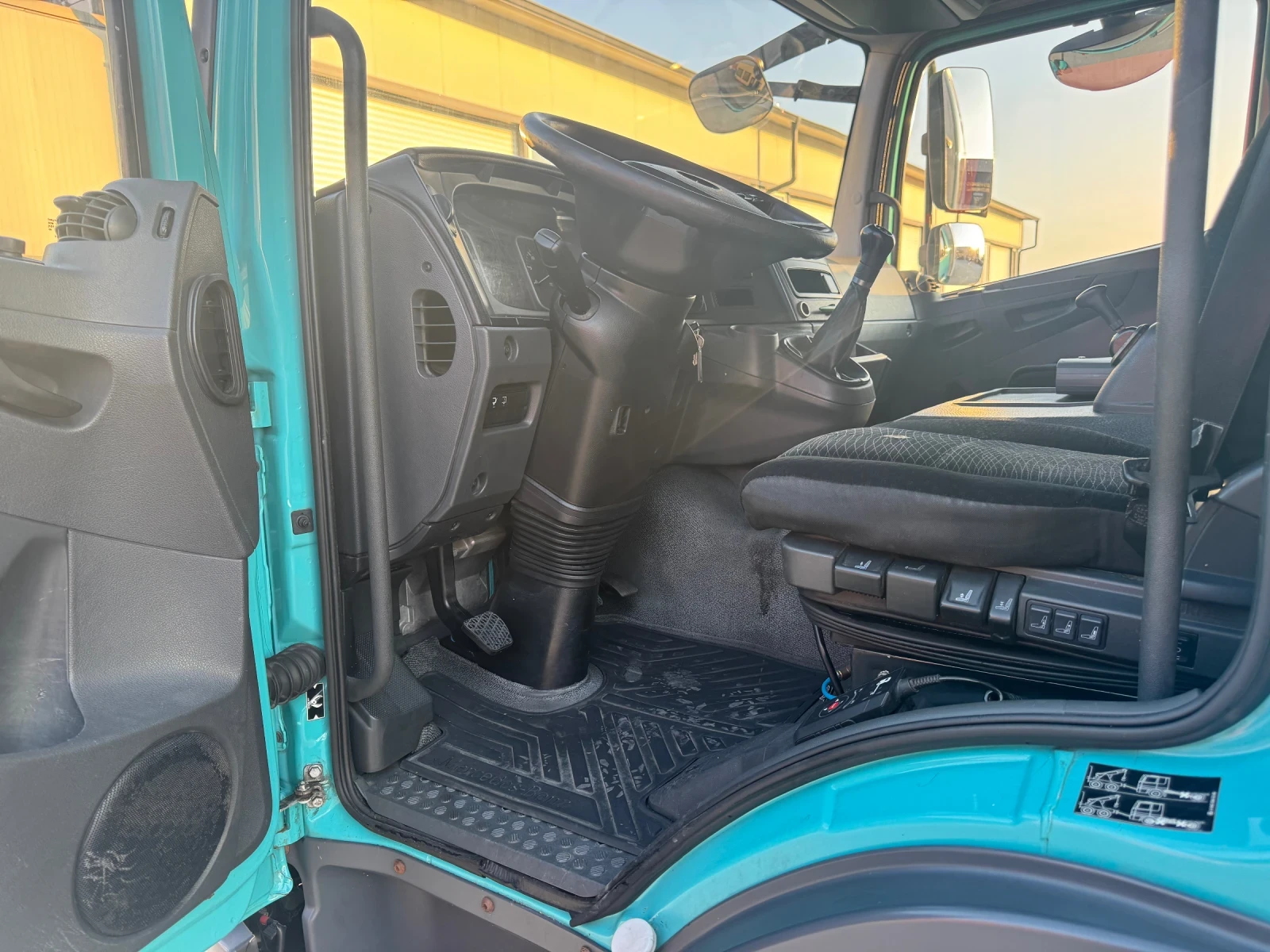 Mercedes-Benz Atego 1224 РЪЧНА FULL ЕКСТРИ КАТО НОВ, снимка 10 - Камиони - 53748221