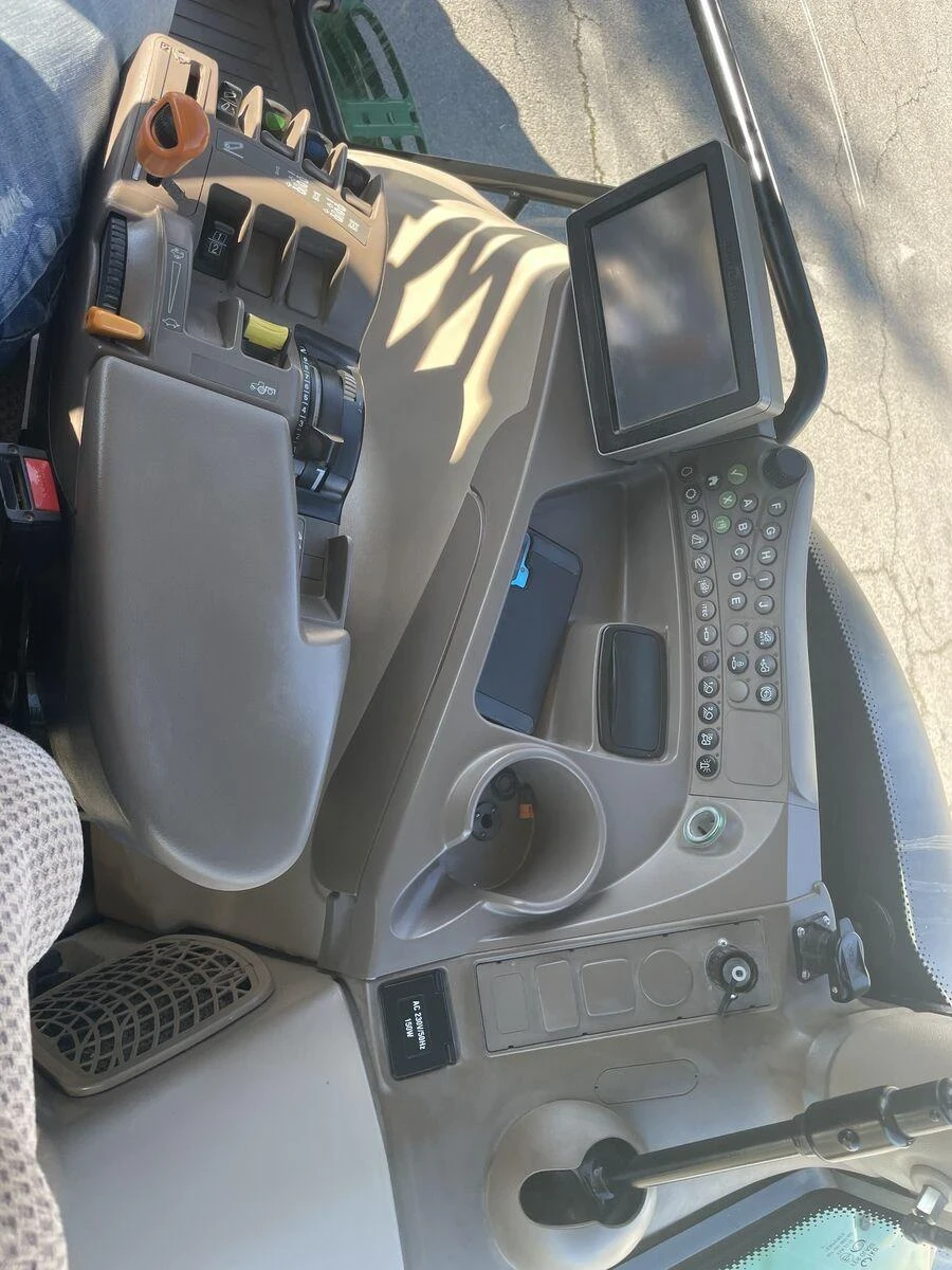 Трактор John Deere 6105R IVT , снимка 7 - Селскостопанска техника - 56350171