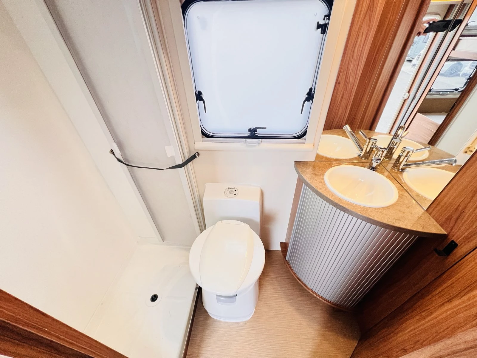 Кемпер Rapido Itineo 720, снимка 17 - Каравани и кемпери - 54088763