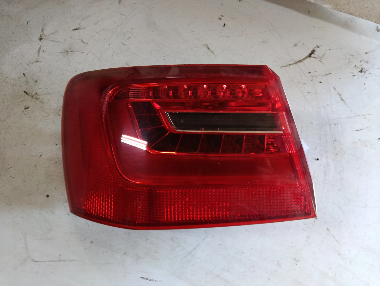 стоп ляв външен диоден комби 4G9945095B Audi A6