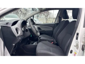 Toyota Yaris 1.0P TERRA 5MT, снимка 12