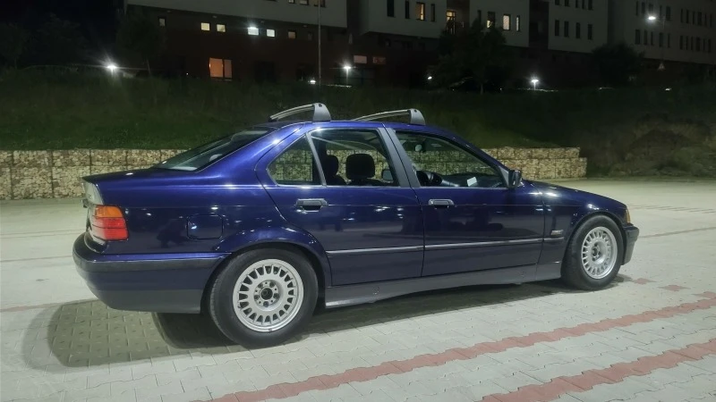 BMW 320 320i, снимка 1 - Автомобили и джипове - 47390448