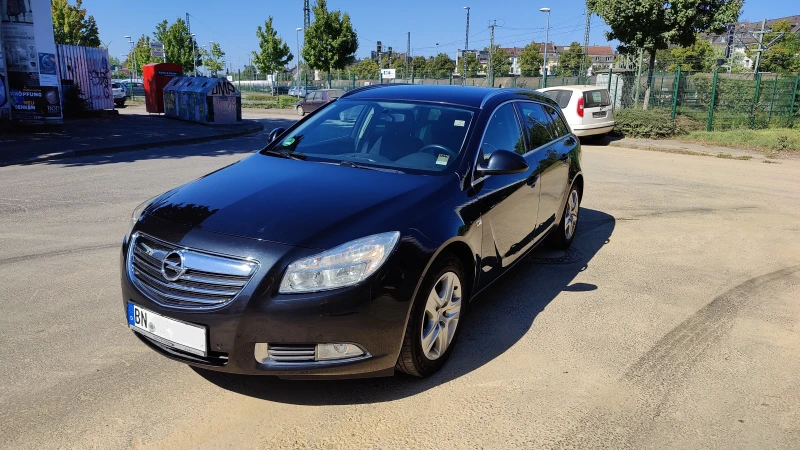 Opel Insignia, снимка 1 - Автомобили и джипове - 48088058