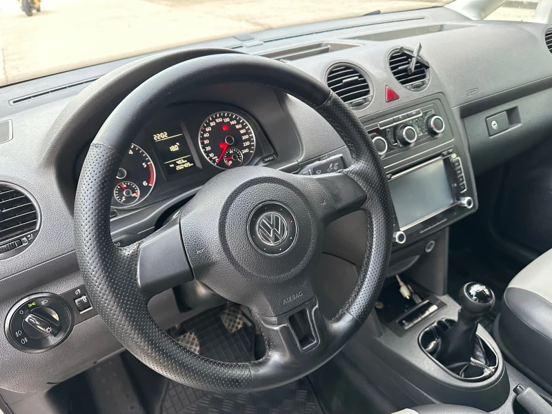 VW Caddy Maxi, снимка 14 - Автомобили и джипове - 49410340