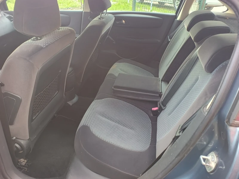 Citroen C4 1.6I/Face/Климатик , снимка 15 - Автомобили и джипове - 49886343
