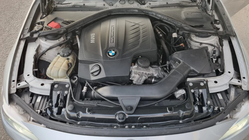 BMW 335 Head up, Keyless Navi, Distronik, Xenon  На задно!, снимка 15 - Автомобили и джипове - 51045405