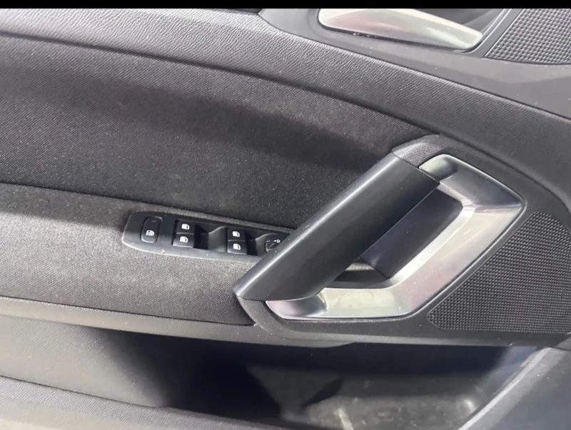 Peugeot 308 SW 1.6 HDI blue, снимка 11 - Автомобили и джипове - 51719188