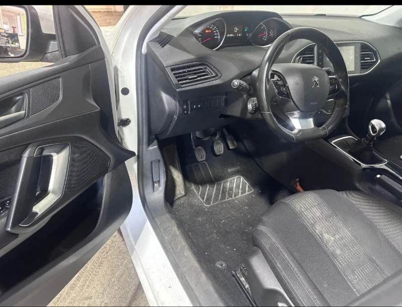 Peugeot 308 SW 1.6 HDI blue, снимка 6 - Автомобили и джипове - 51719188