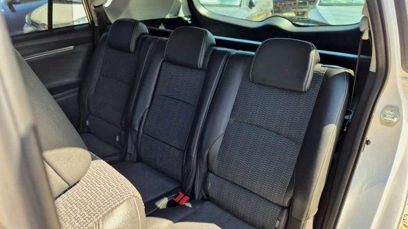 Toyota Verso АВТОМАТИК, снимка 9 - Автомобили и джипове - 51779657