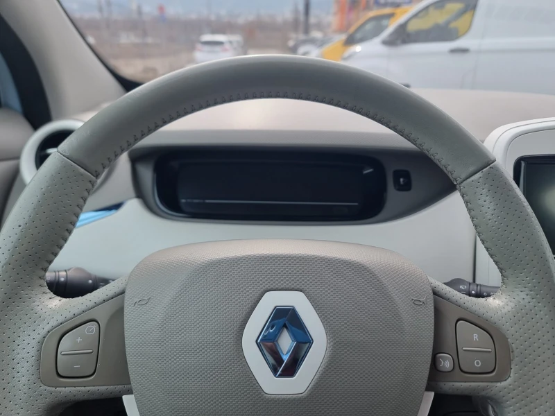 Renault Zoe 22KW СОБСТВЕНА БАТЕРИЯ, снимка 14 - Автомобили и джипове - 53595202